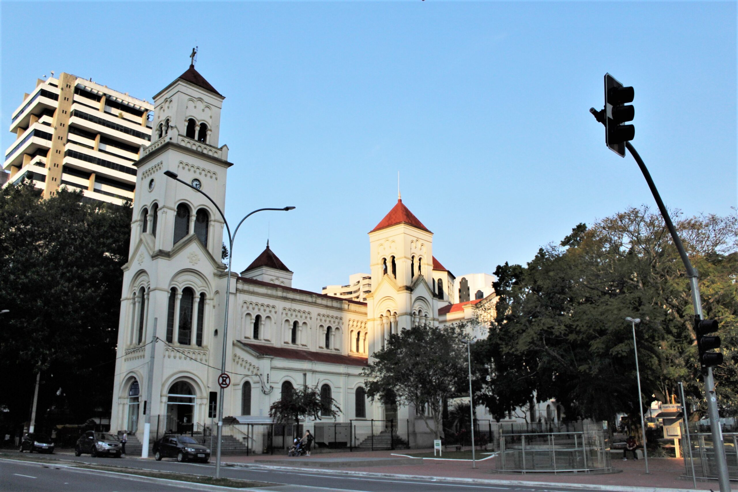 Turismo religioso: por que visitar a Paróquia Nossa Senhora Aparecida de Moema em São Paulo?
